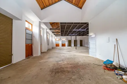 Prédio Comercial à venda, 416m² no Rebouças, Curitiba