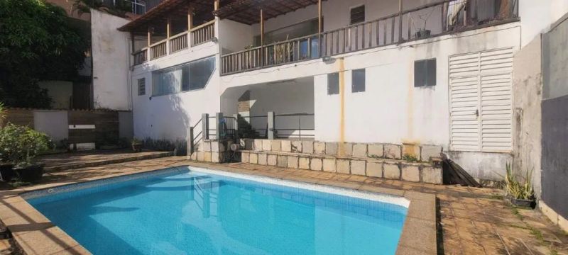 Casa com 5 quartos — Buritis, Belo Horizonte