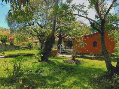 Fazenda/Sítio com 5 Quartos à venda, 250m² no Centro (Pachecos), Itaboraí