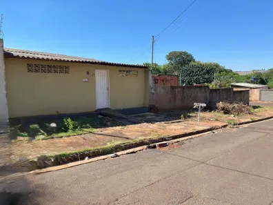 Casa com 2 Quartos à venda, 100m² no Jardim Monumento, Campo Grande