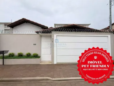 Casa com 3 Quartos para alugar, 126m² no Centro, Pouso Alegre