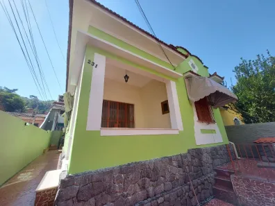 Casa com 4 Quartos à venda, 250m² no Santa Rosa, Niterói