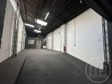 Galpão/Depósito/Armazém para alugar, 130m² no Socorro, São Paulo