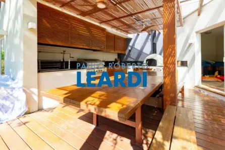 Casa com 4 Quartos à venda, 670m² no Pacaembu, São Paulo