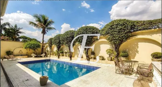 Casa com 5 Quartos para alugar, 750m² no Jardim Everest, São Paulo