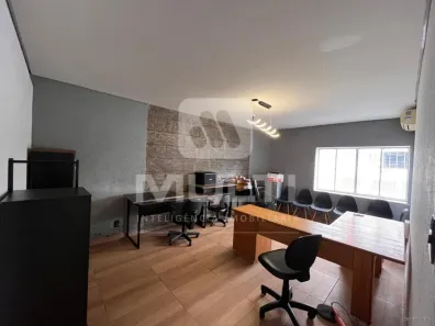 Casa com 1 Quarto para alugar, 400m² no Lídice, Uberlândia