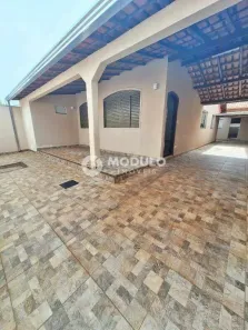 Casa com 4 Quartos para alugar, 160m² no Cidade Jardim, Uberlândia