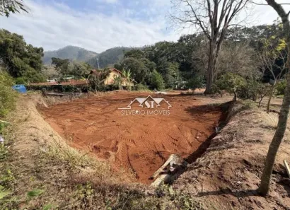 Lote/Terreno à venda, 585m² no Itaipava, Petrópolis