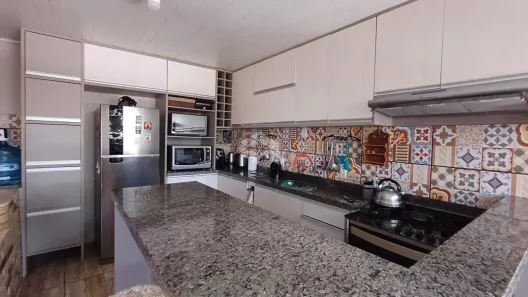 Casa com 2 Quartos à venda, 200m² no Harmonia, Canoas