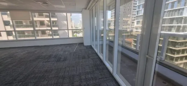 Sala Comercial para alugar, 100m² no Jardim das Acácias, São Paulo