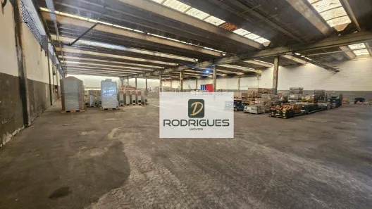 Galpão/Depósito/Armazém para alugar, 2800m² no Canhema, Diadema