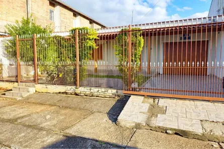 Casa com 3 Quartos para alugar, 200m² no Parque Granja Esperança, Cachoeirinha