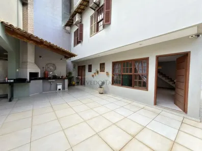 Casa com 3 Quartos à venda, 134m² no Imbetiba, Macaé