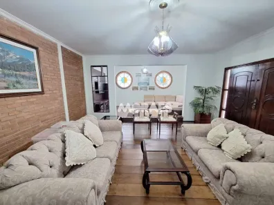Casa com 3 Quartos à venda, 212m² no Vila Guedes de Azevedo, Bauru