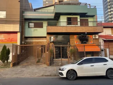 Sobrado com 3 Quartos à venda, 422m² no Jardim Itu, Porto Alegre