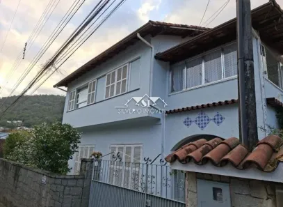 Casa com 5 Quartos à venda, 300m² no Mosela, Petrópolis