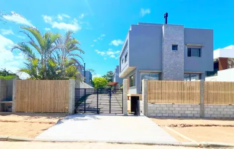 Casa com 3 Quartos à venda, 141m² no , Garopaba