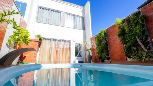 Sobrado com 3 Quartos à venda, 132m² no Fazendinha, Itajaí