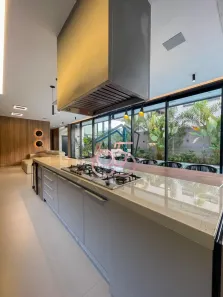 Sobrado com 4 Quartos à venda, 353m² no Ribeirão do Lipa, Cuiabá