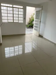 Casa com 2 Quartos para alugar, 250m² no Esplanada, Belo Horizonte
