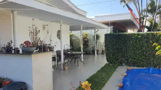 Casa com 3 Quartos para alugar, 355m² no Nova Campinas, Campinas