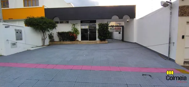 Casa com 2 Quartos para alugar, 198m² no Centro, Campo Grande