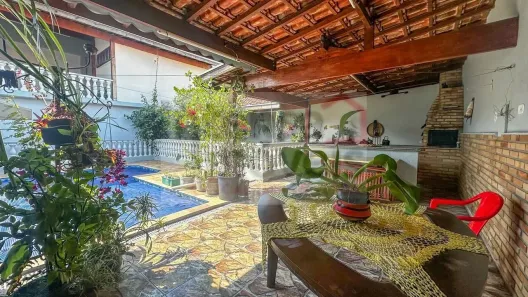 Sobrado com 4 Quartos à venda, 305m² no Parque Residencial Flor do Vale, Tremembé