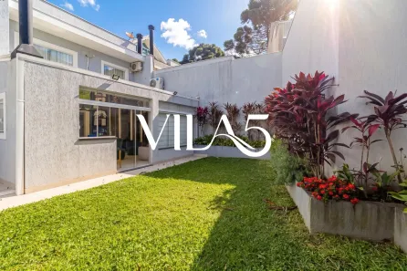 Casa de Condomínio com 4 Quartos à venda, 235m² no Santa Cândida, Curitiba