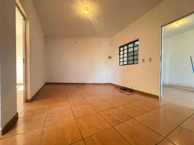 Casa com 2 Quartos para alugar, 53m² no Marilândia, Ibirité