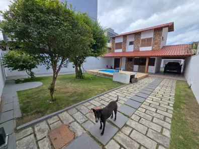 Casa com 5 Quartos para alugar, 200m² no Imbetiba, Macaé