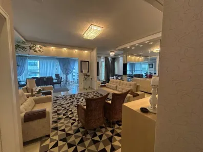 Apartamento com 4 Quartos para alugar, 246m² no Meia Praia, Itapema