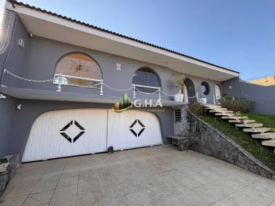 Casa com 3 Quartos para alugar, 242m² no Guabirotuba, Curitiba