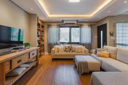 Casa com 3 Quartos à venda, 252m² no Chácara das Pedras, Porto Alegre