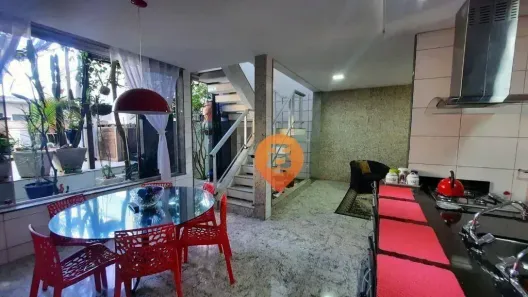 Casa com 10 Quartos à venda, 600m² no Santa Cruz, Belo Horizonte