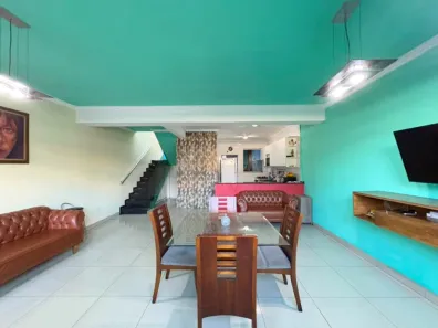 Casa com 3 Quartos à venda, 165m² no Três Barras, Contagem