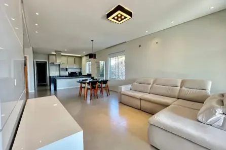 Casa com 4 Quartos para alugar, 183m² no Centro, Florianópolis