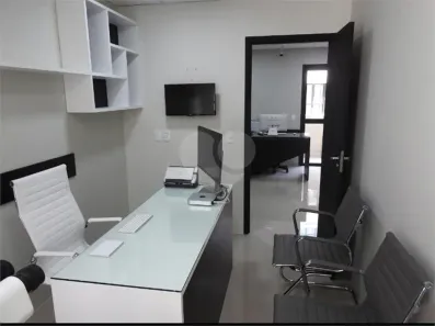 Sala Comercial à venda, 47m² no Vila Hamburguesa, São Paulo