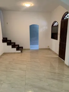 Casa com 2 Quartos para alugar, 70m² no Parque Paulicéia, Duque de Caxias