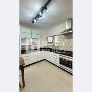 Apartamento com 3 Quartos para alugar, 94m² no Córrego Grande, Florianópolis