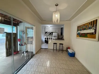 Casa com 3 Quartos à venda, 184m² no Jardim Aeroporto, Marília
