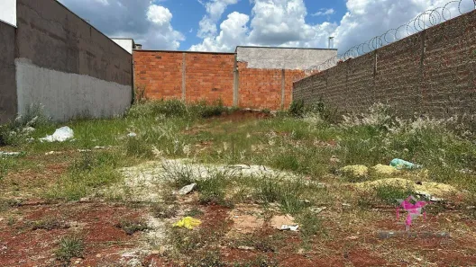 Lote/Terreno à venda, 242m² no Jardim Empyreo, Leme