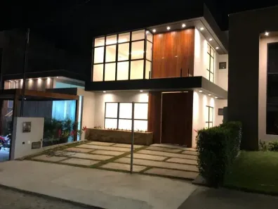 Sobrado com 3 Quartos à venda, 153m² no Serrotão, Campina Grande