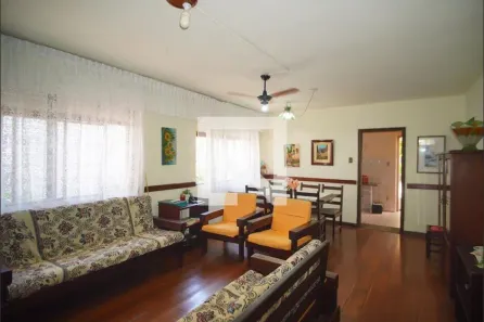 Casa com 3 Quartos à venda, 600m² no Bom Jesus, Porto Alegre