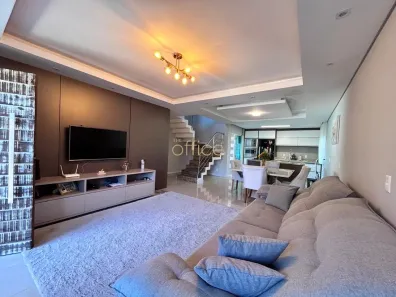 Sobrado com 3 Quartos à venda, 215m² no Espinheiros, Joinville