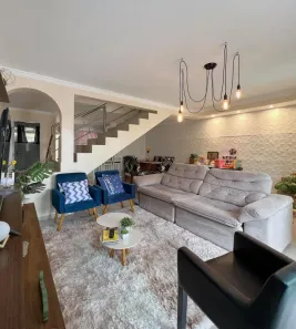 Sobrado com 2 Quartos à venda, 98m² no Centro, Camboriú