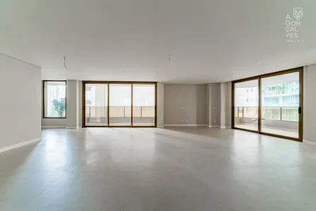 Apartamento com 3 Quartos à venda, 233m² no Água Verde, Curitiba