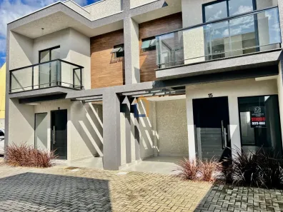 Sobrado com 2 Quartos à venda, 72m² no Pinheirinho, Curitiba