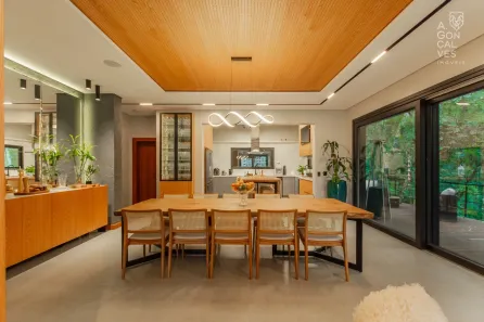 Casa de Condomínio com 4 Quartos para alugar, 679m² no Campo Comprido, Curitiba
