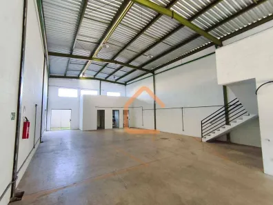 Galpão/Depósito/Armazém para alugar, 220m² no Parque Real, Pouso Alegre