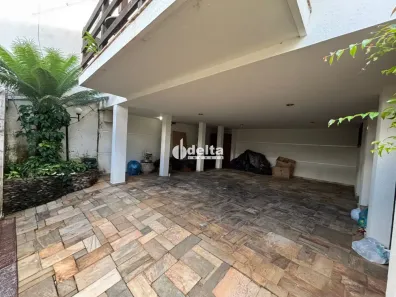 Casa com 4 Quartos à venda, 350m² no Lídice, Uberlândia